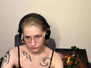 emabraatz live webcam show