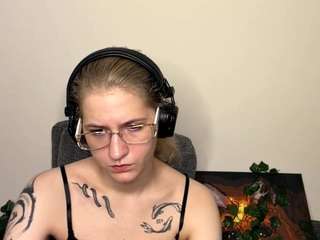 emabraatz live profile