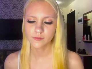 MedaSchur live webcam show