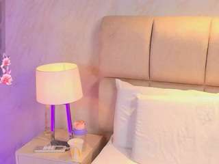 AdharaMancini live webcam show