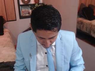 Alex-levi live webcam show