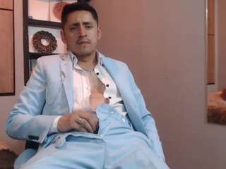 Alex-levi live webcam show