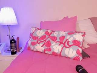 violette-rouse live webcam show