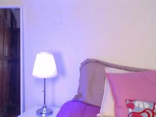 Violette-rouse live cam preview