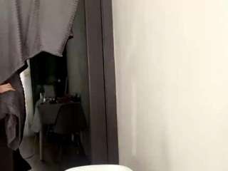 DestinyLatourette live webcam show