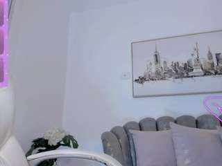 kiara-wren live webcam show
