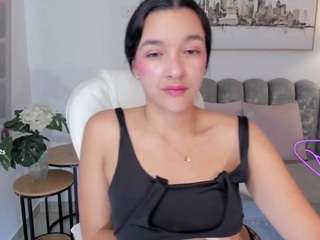 kiara-wren live webcam show