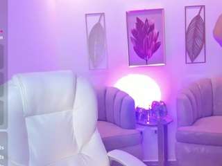 kiara-wren live webcam show