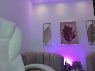 kiara-wren live webcam show