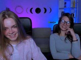 lily-sin1 live webcam show