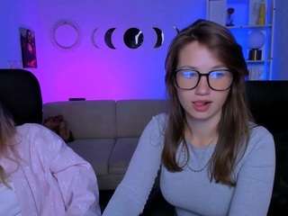 lily-sin1 live webcam show