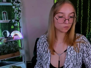 lily-sin1 live webcam show