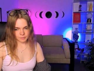 lily-sin1 live webcam show