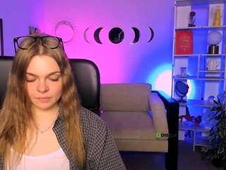 lily-sin1 live webcam show
