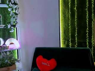 lily-sin1 live webcam show