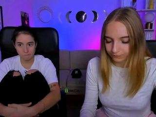 lily-sin1 live webcam show