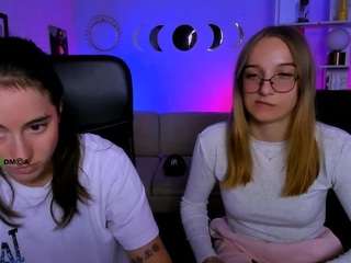 lily-sin1 live webcam show