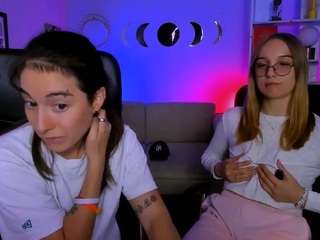 lily-sin1 live webcam show