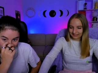 lily-sin1 live webcam show