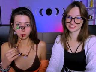 lily-sin1 live webcam show