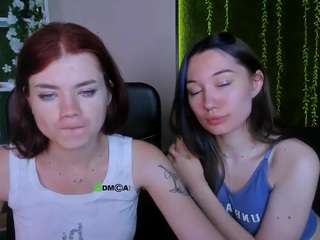 lily-sin1 live webcam show