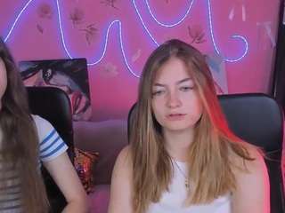 lily-sin1 live webcam show