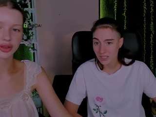 lily-sin1 live webcam show