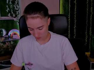 lily-sin1 live webcam show