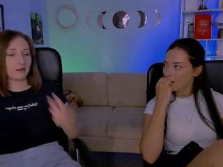 lily-sin1 live webcam show