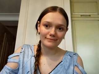 madgerounsaville Live Webcam on CamSoda