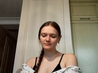 madgerounsaville Live Webcam on CamSoda