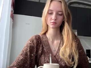 Rebbecabezak's cam show statistics and live stream