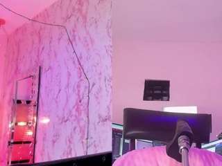LilyLovelyy live webcam show