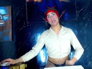 LuxuryQueens live cam preview