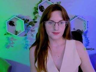 caroline-rose