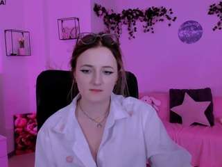 caroline-rose