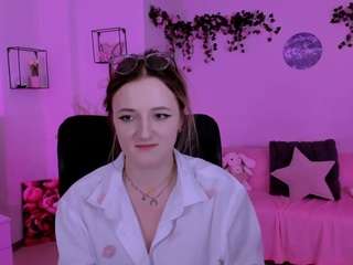 caroline-rose