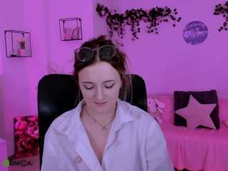 le modèle caroline-rose est en webcam porno dans un show sur le site camsoda, il possède les tags suivants: ahegao,solo,normal,orgasm,public,pussy,sex toys,sexy,shaved pussy,skinny,smoking,spank,natural,strip,striptease,tattoos,tease,teen 18,toys,twerk