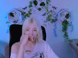 caroline-rose live webcam show