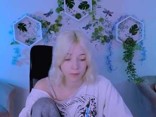caroline-rose live webcam show