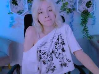caroline-rose live webcam show