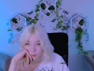 caroline-rose live webcam show