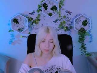 caroline-rose live webcam show