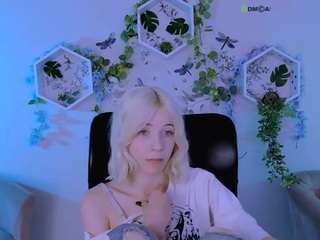 caroline-rose live webcam show