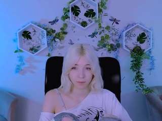 caroline-rose live profile