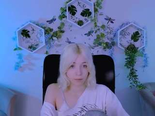 caroline-rose live webcam show