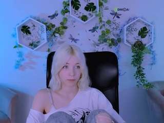 caroline-rose live webcam show