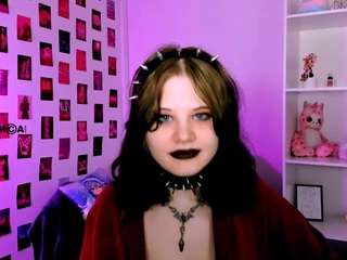 caroline-rose