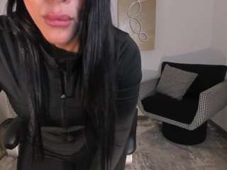 charlottecox1