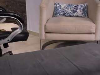 charlottecox1